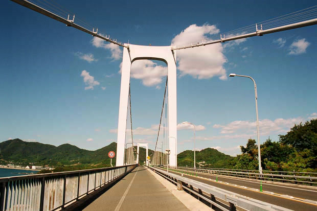伯方島大橋
(620×413pixel,49.8KB)