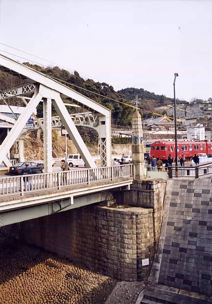 犬山橋
(433×620pixel,62.5KB)