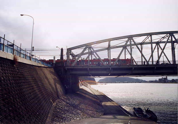 犬山橋
(620×433pixel,46.2KB)