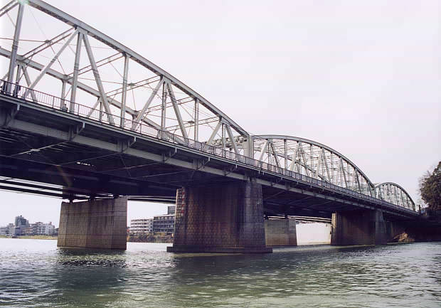 犬山橋
(620×433pixel,45.3KB)