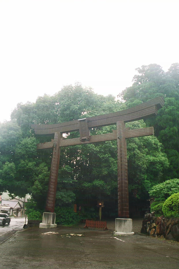 高千穂神社
(620×930pixel,126.9KB)