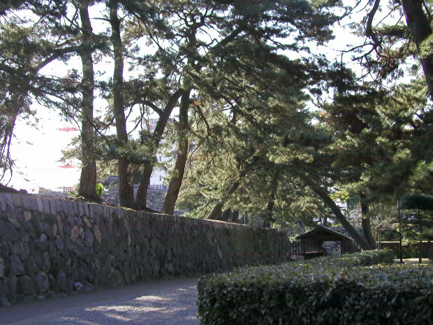 高松・玉藻公園
(620×465pixel,121.7KB)