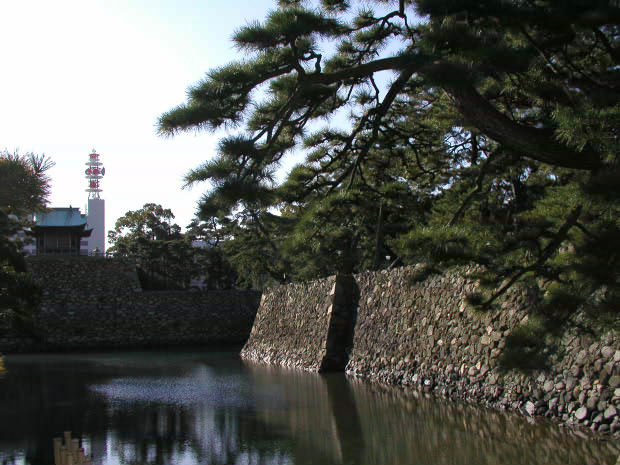 高松・玉藻公園
(620×465pixel,83.4KB)